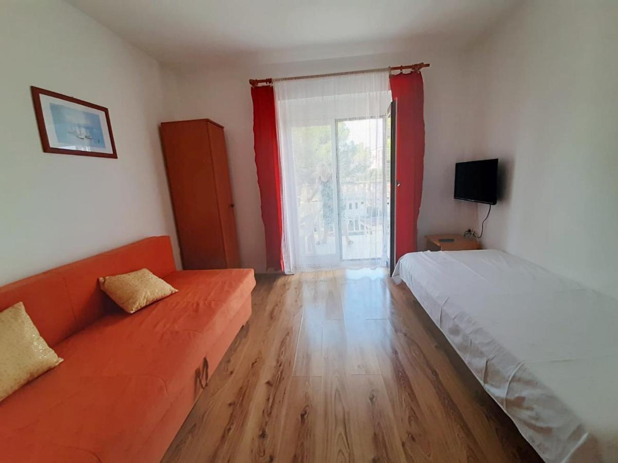 Apartmani Leon Biograd Na Moru Exteriér fotografie